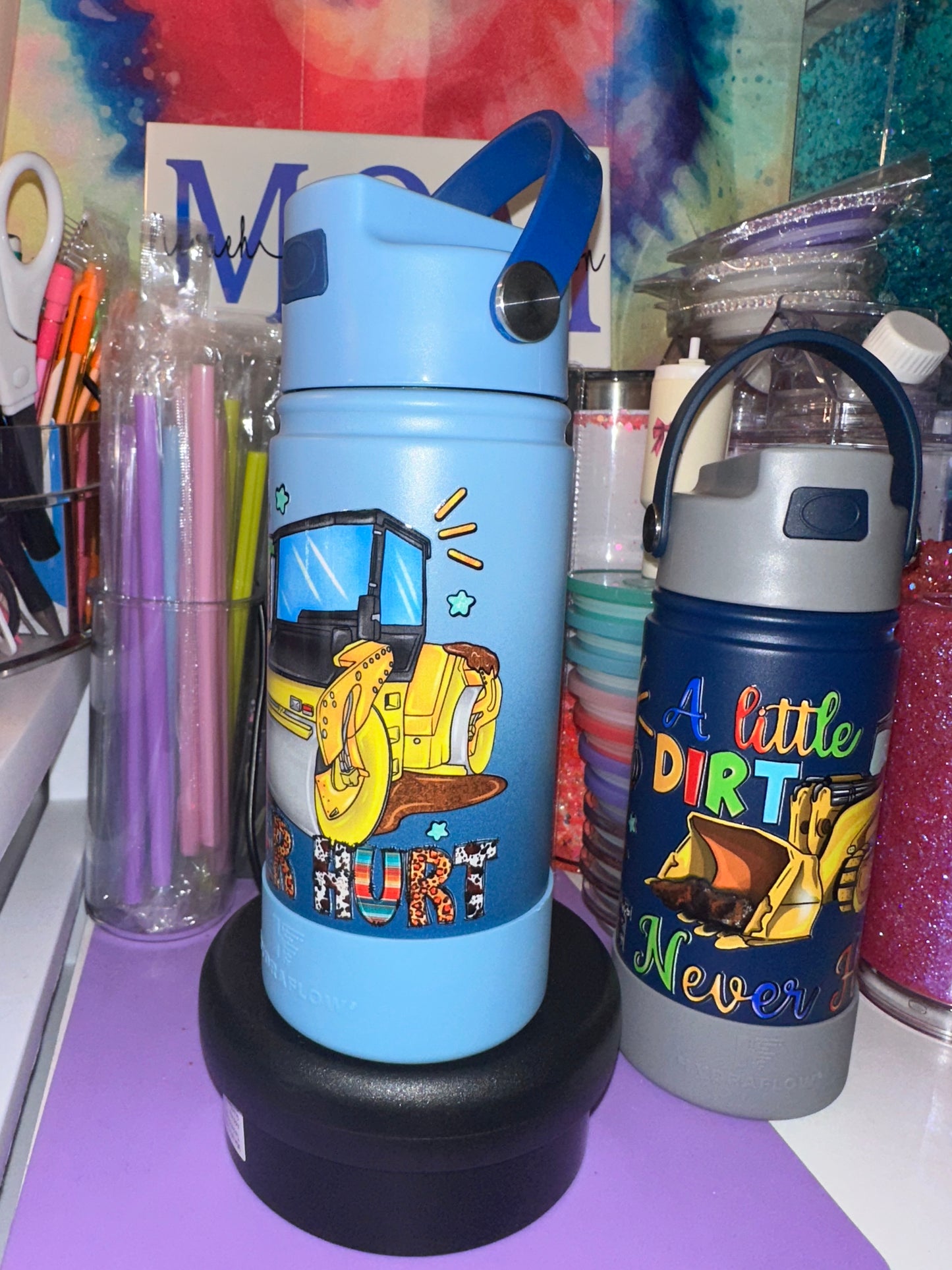Kids insulated flip lid. Little dirt