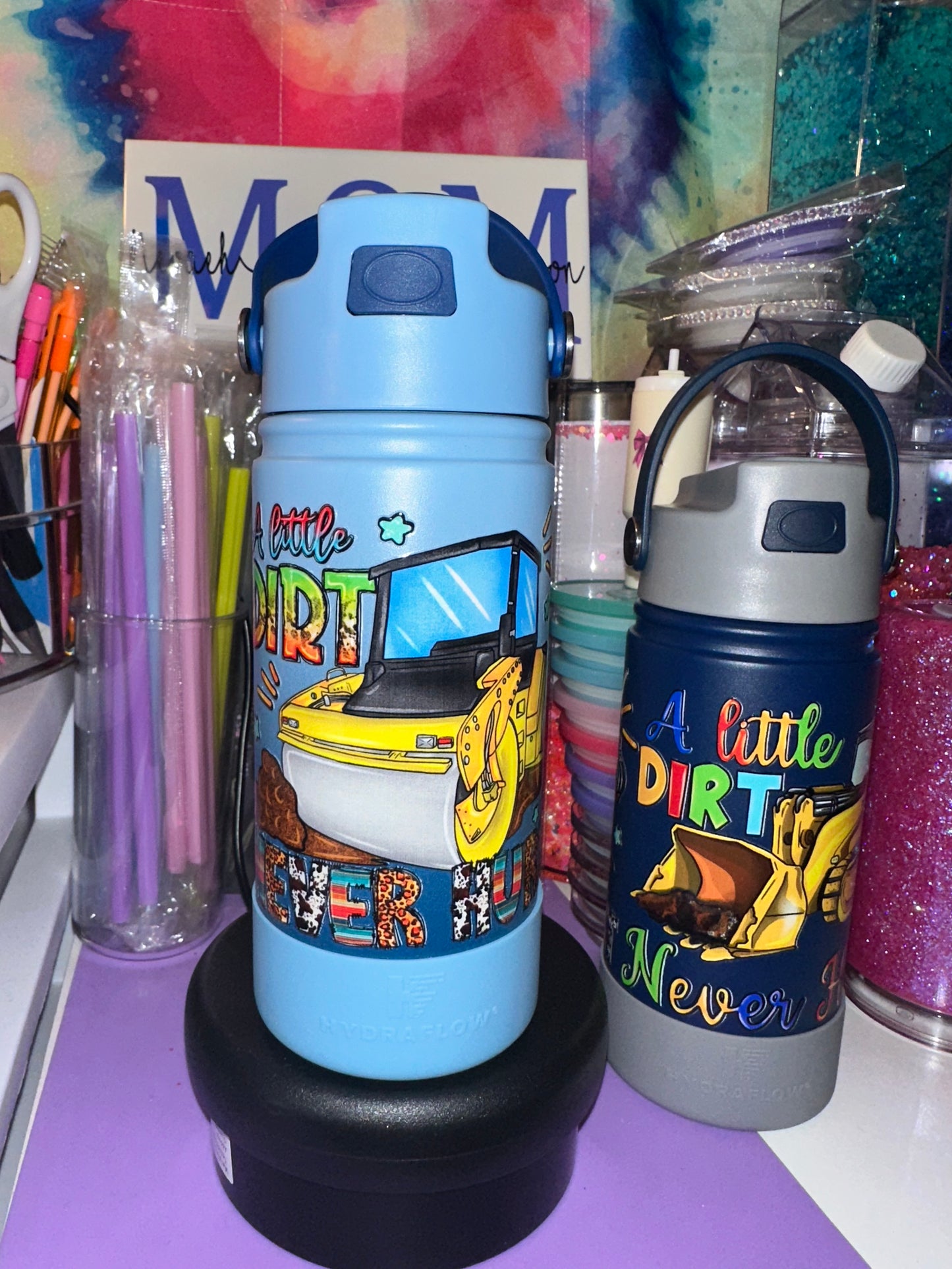 Kids insulated flip lid. Little dirt